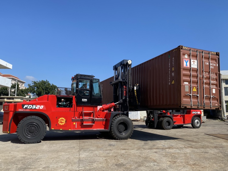 32 Ton Diesel Forklift 