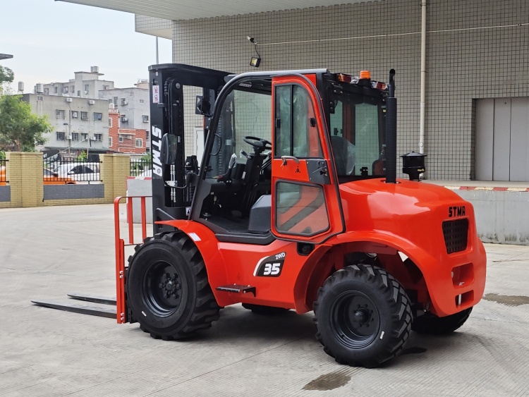 2.5 Ton 2WD Rough Terrain Forklift