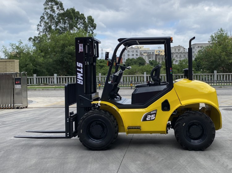 2.5 Ton 4WD Rough Terrain Forklift 