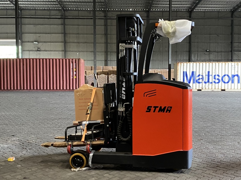 48V electric reach truck with seated type