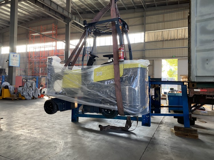 STMA articulated forklift truck