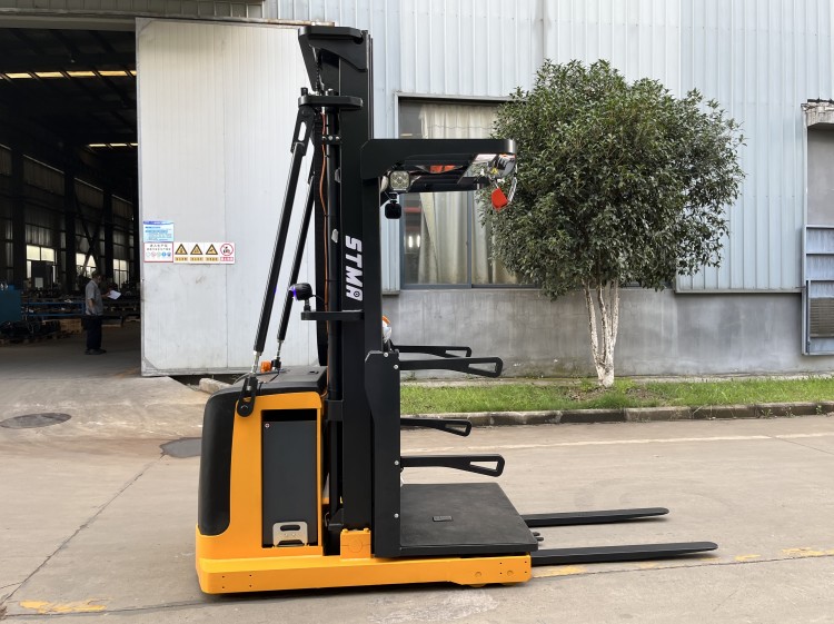 1000KG Order picker