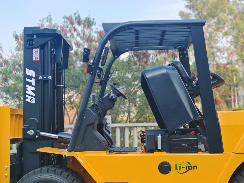 Lithium battery forklift truck