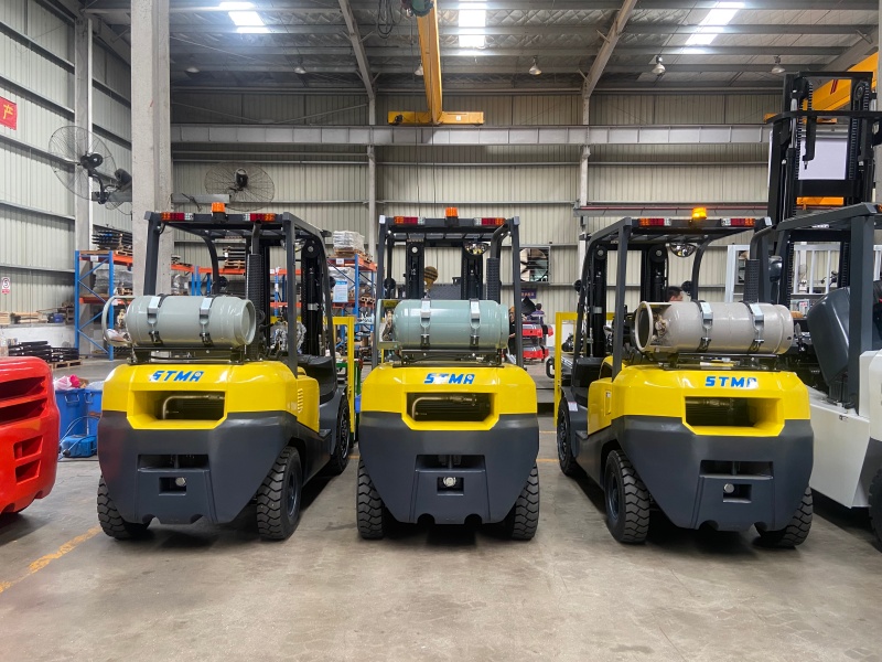 STMA forklift with EPA engine