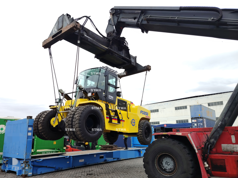 STMA Successfully Delivered 25-Ton Hydraulic Counterbalanced Forklifts
