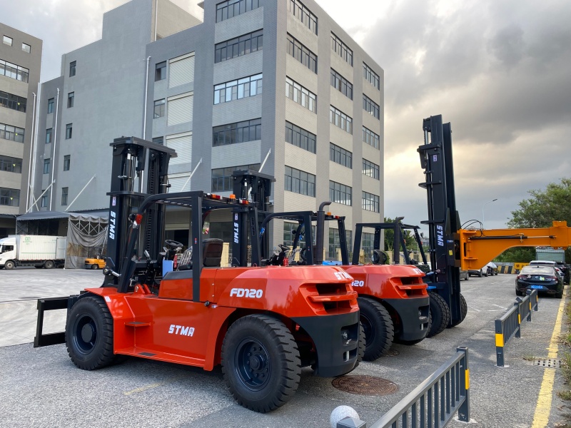 STMA Forklift with Glass Clamp